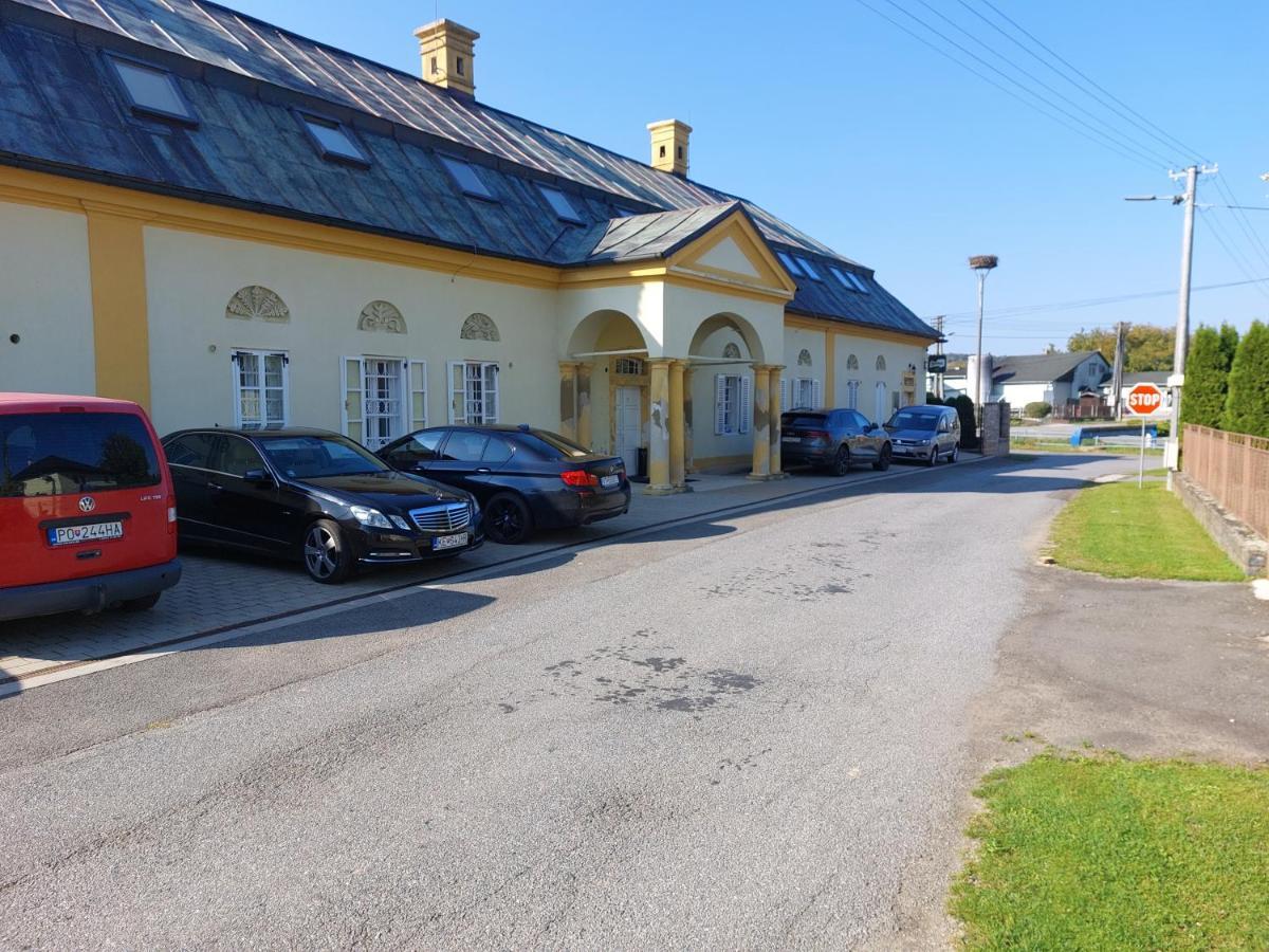 Hotel Majerovsky Kastiel Vranov nad Toplou Exterior foto